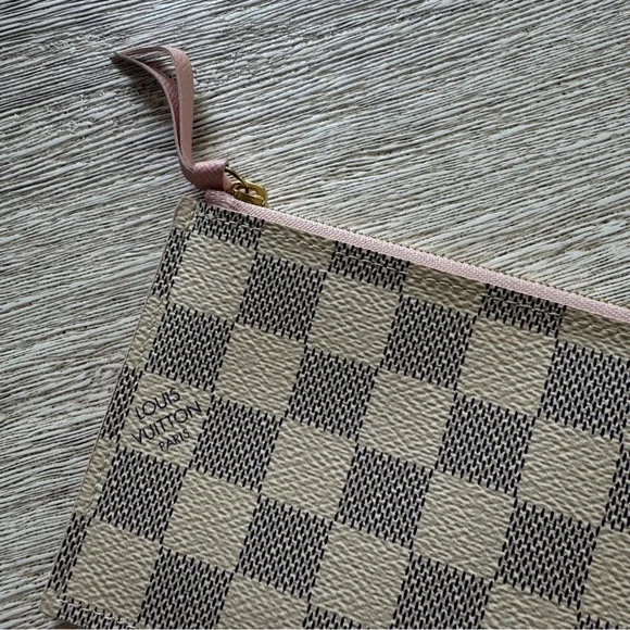 Authentic Louis Vuitton Felicie Insert Damier Azur/Rose Ballerina Zip Pouch - Picture 2 of 12